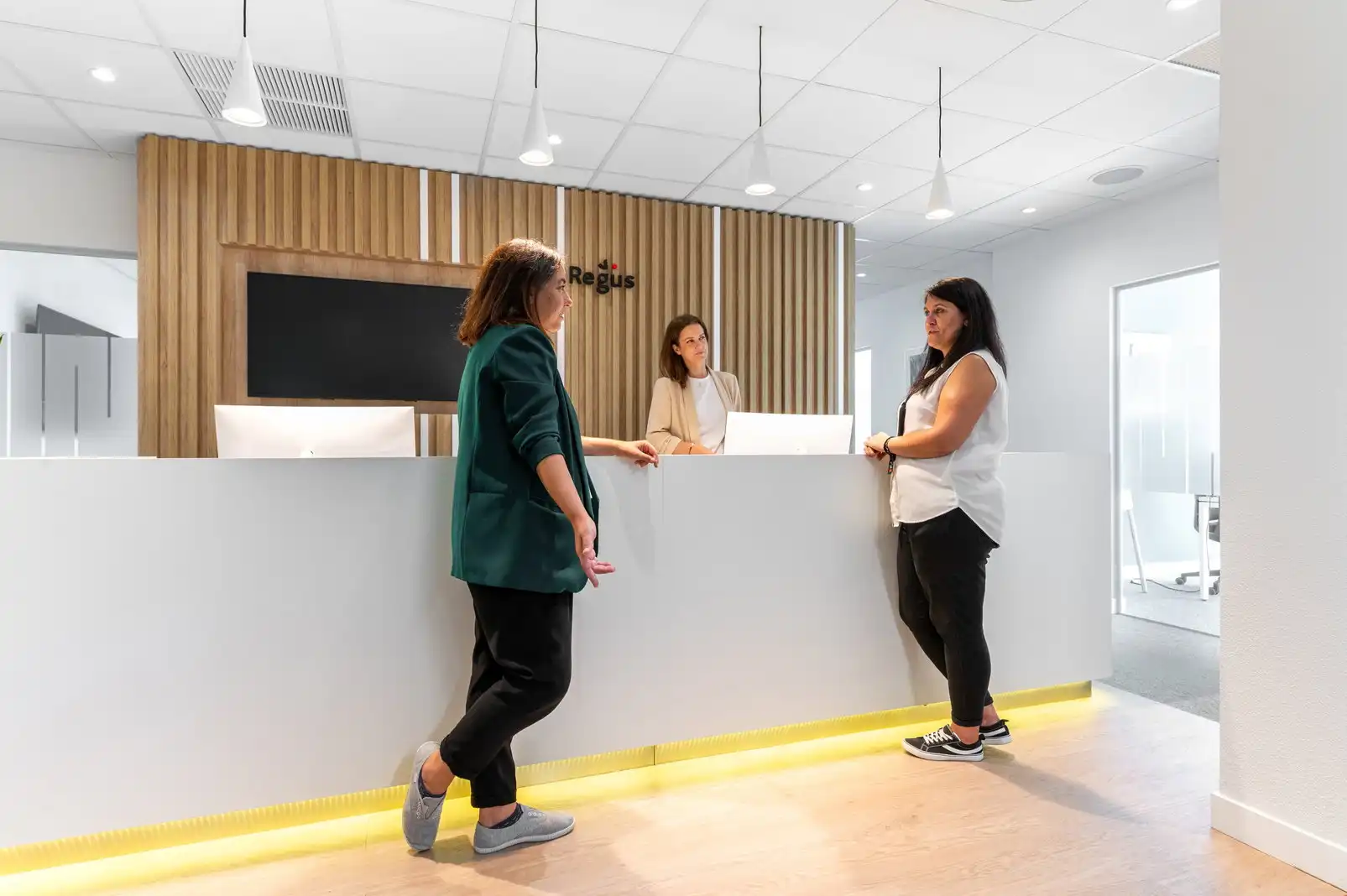 Office space with lift to rent in Calle Berna 1, imagen 3