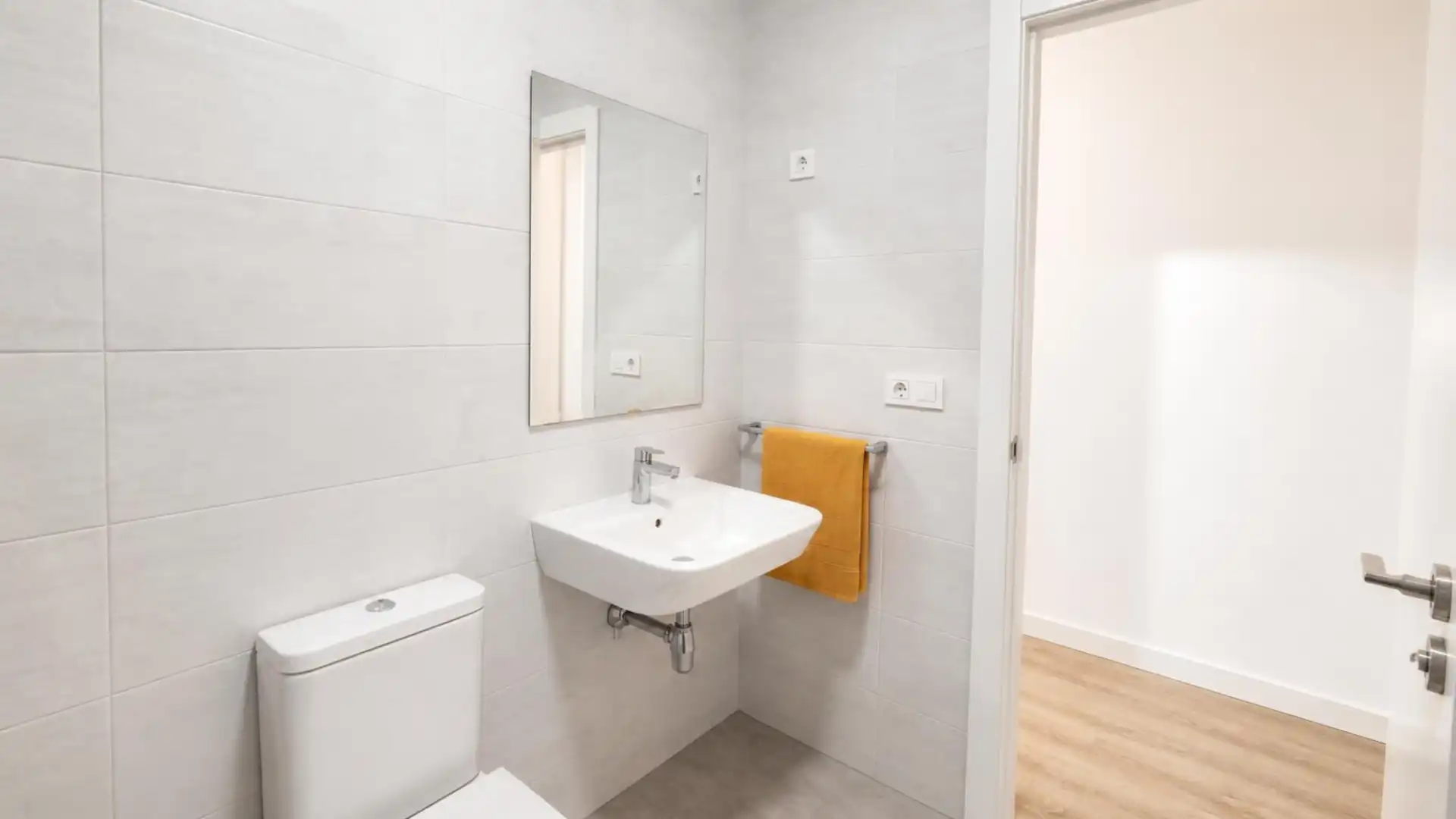 Baño de Piso en venta en Valencia con Aire acondicionado, Calefacción y Jardín privado