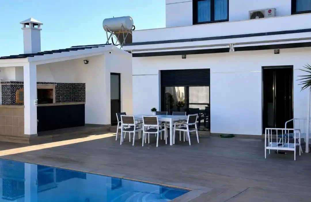 Chalet con piscina en venta en Pizarra, imagen 2