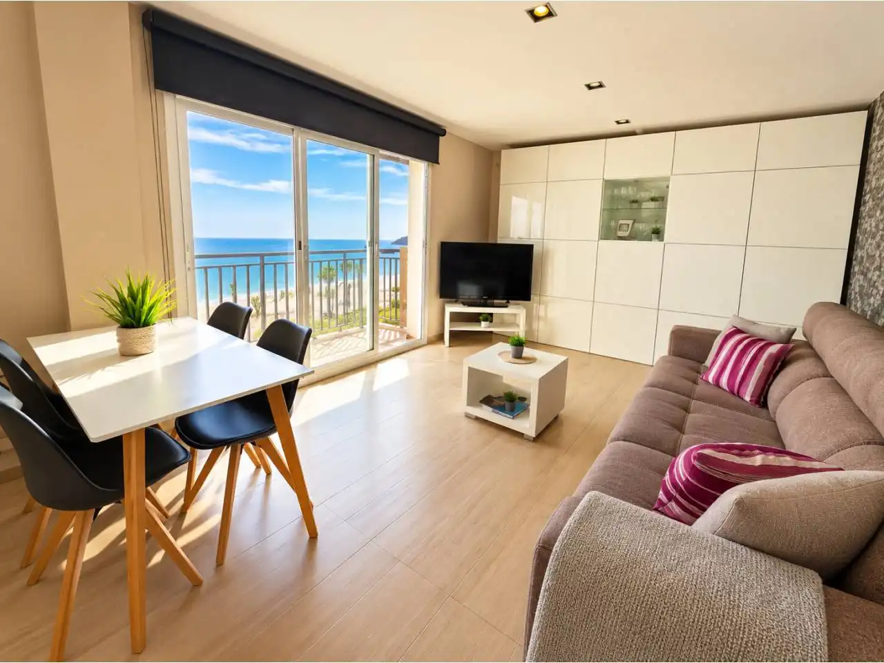 Piso con terraza en venta en Llevant, imagen 3