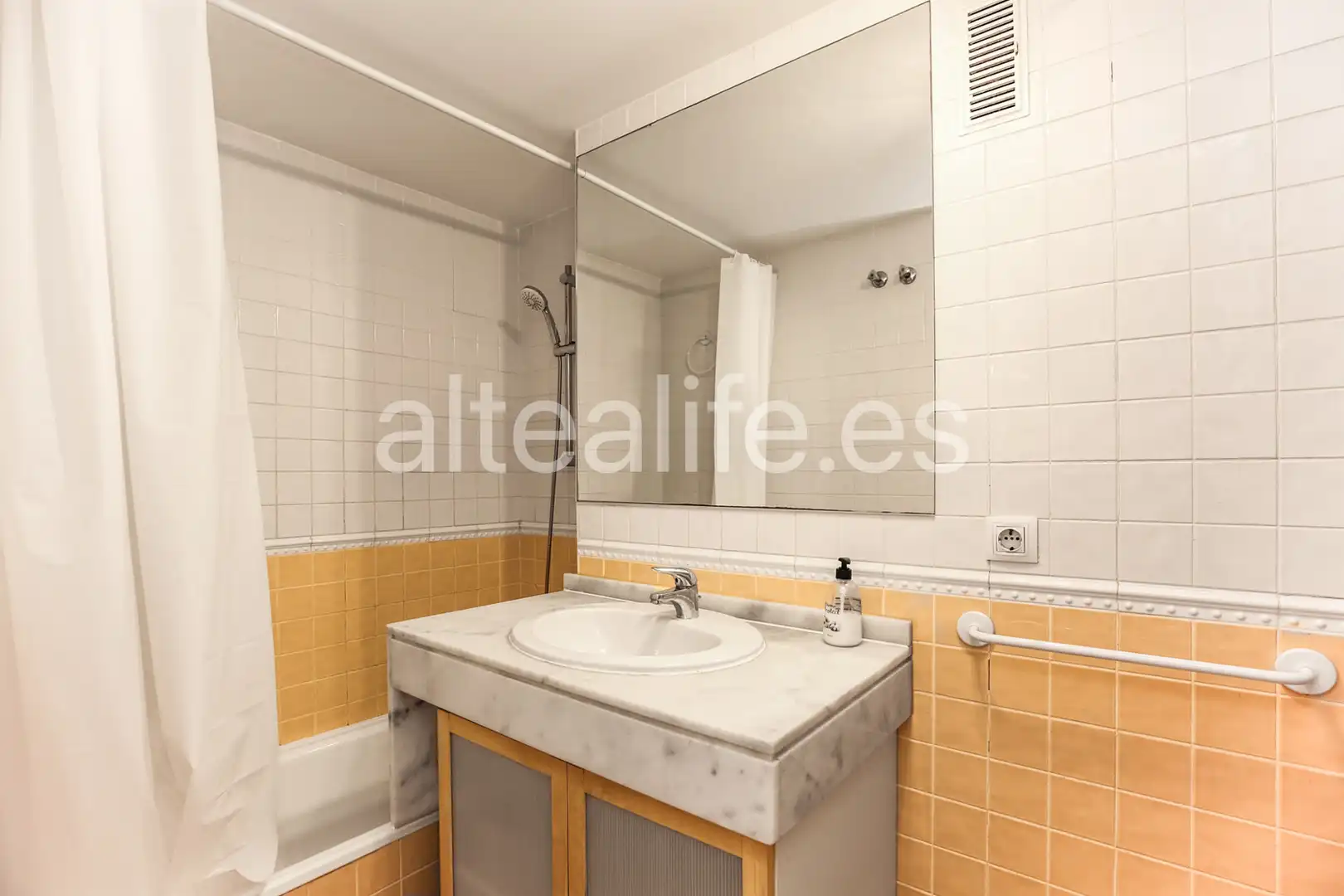 Bany de Apartament en venda en Altea amb Aire condicionat, Calefacció i Terrassa