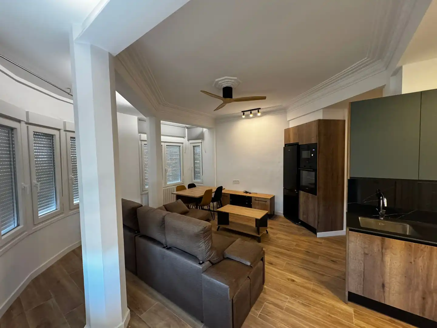 Living room of Flat for rent in Zaragoza  with Heating, Furnished and Oven