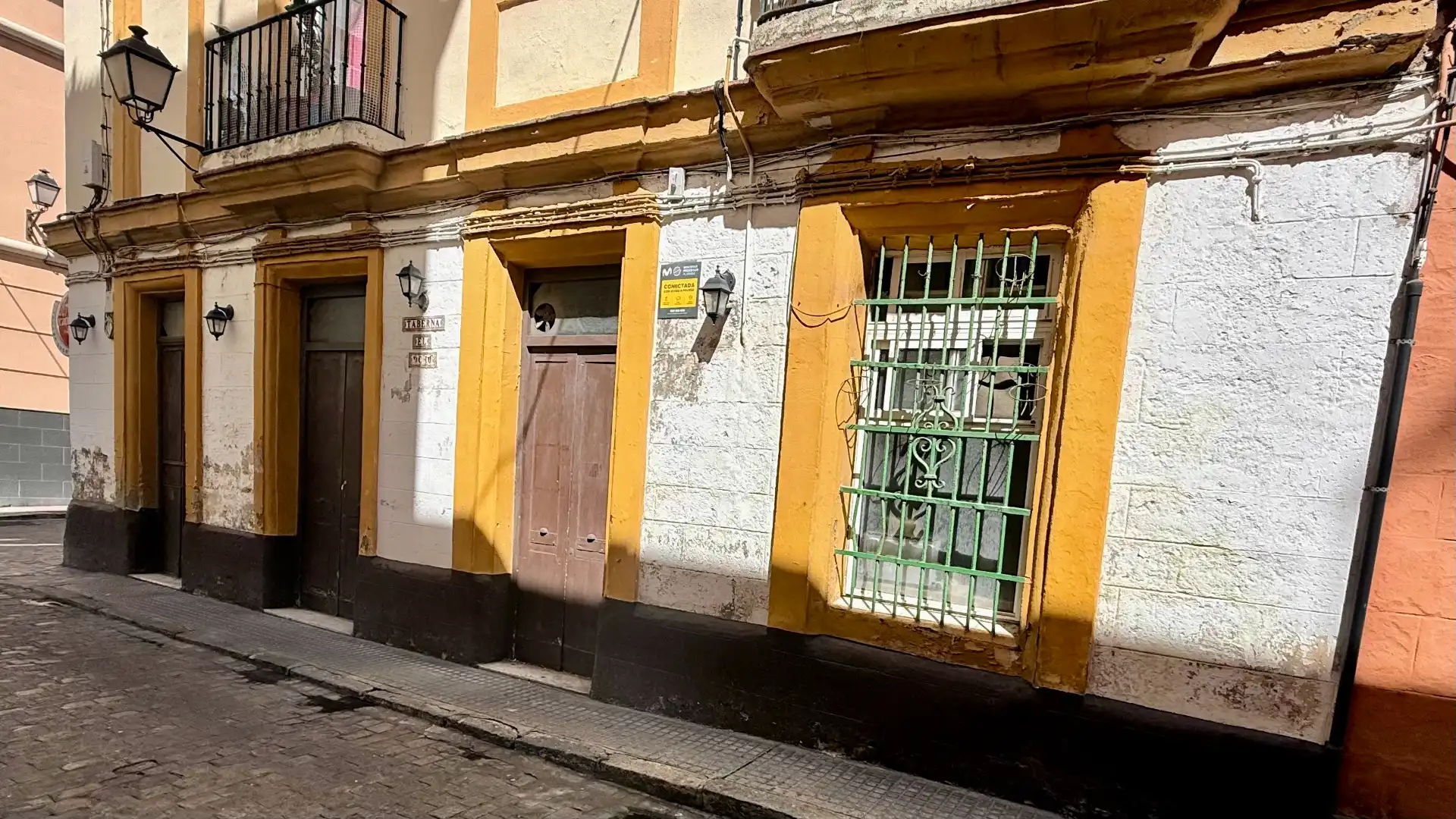 Vista exterior de Planta baja en venta en Cádiz