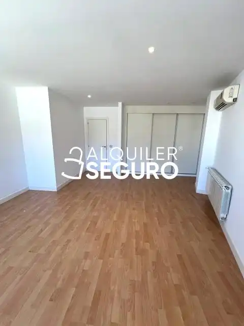 Bedroom of Flat for rent in Valdemoro  with Air Conditioner and Heating