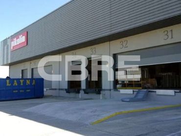 Industrial building to rent in Avenida de la Cañada 24