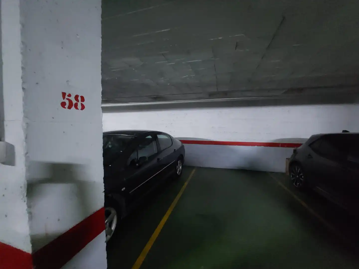 Parkplatz von Wohnung zum Verkauf in Fuengirola mit Klimaanlage, Möbliert und Waschmaschine