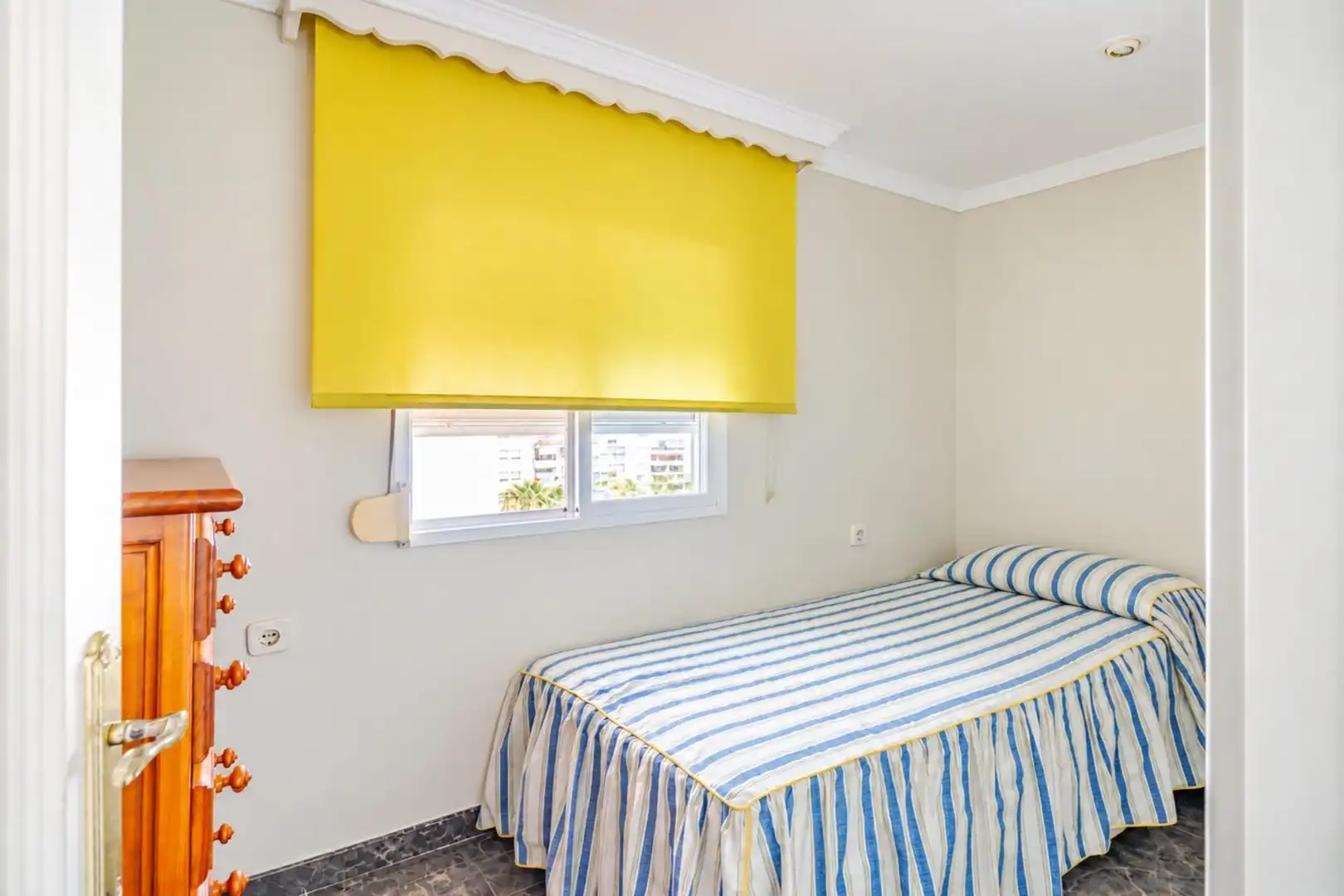 Habitación de Apartamento en venta en Estepona con Aire acondicionado, Calefacción y Terraza