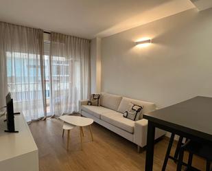 Sala d'estar de Apartament de lloguer en Marbella amb Aire condicionat, Terrassa i Piscina