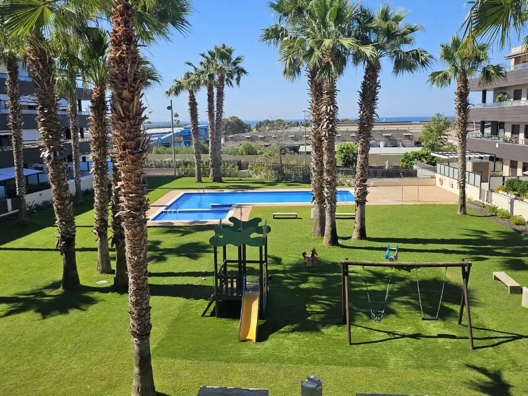 Piscina de Piso en venta en Vilanova i la Geltrú con Aire acondicionado, Terraza y Balcón