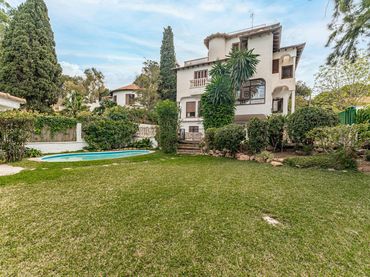 Casa con piscina in vendita a Avenida Blasco Ibáñez 36