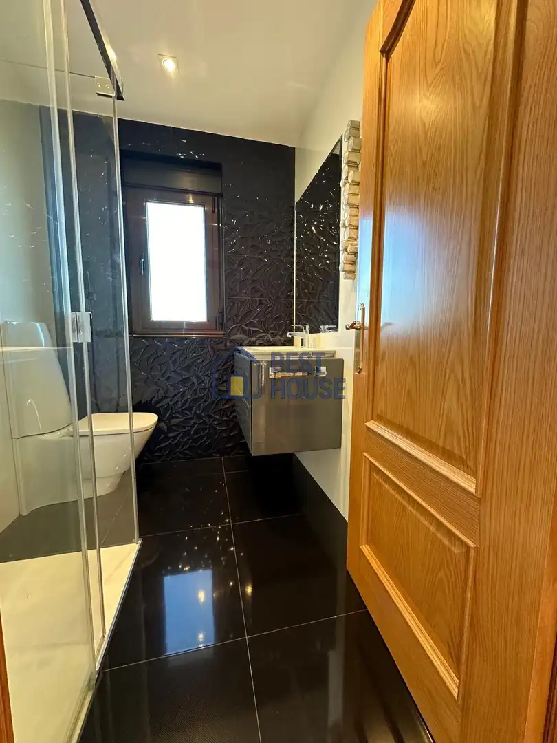 Baño de Piso en venta en Villaturiel con Calefacción y Amueblado