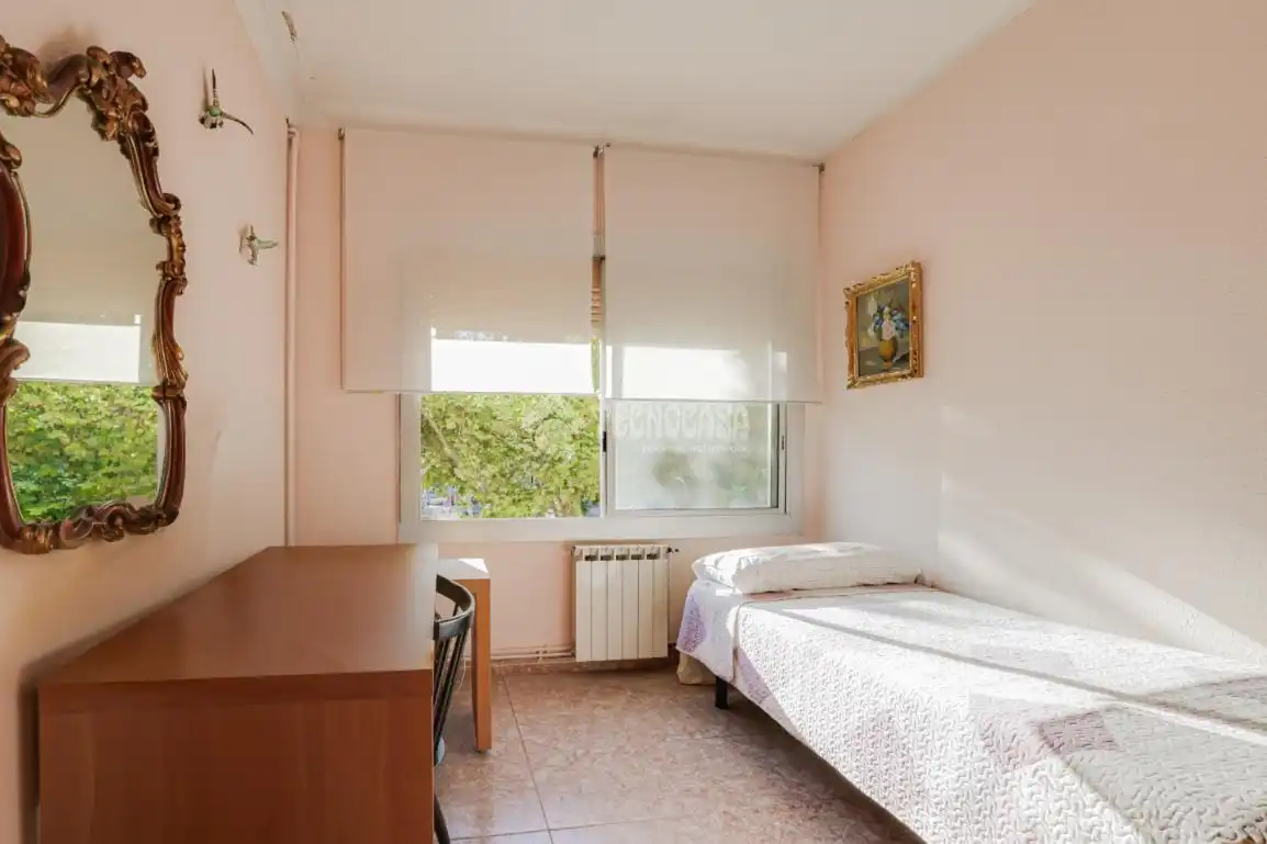 Habitación de Piso en venta en Barcelona con Balcón