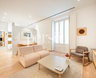 Living room of Study to rent in  Valencia Capital  with Air Conditioner, Parquet flooring and Furnished