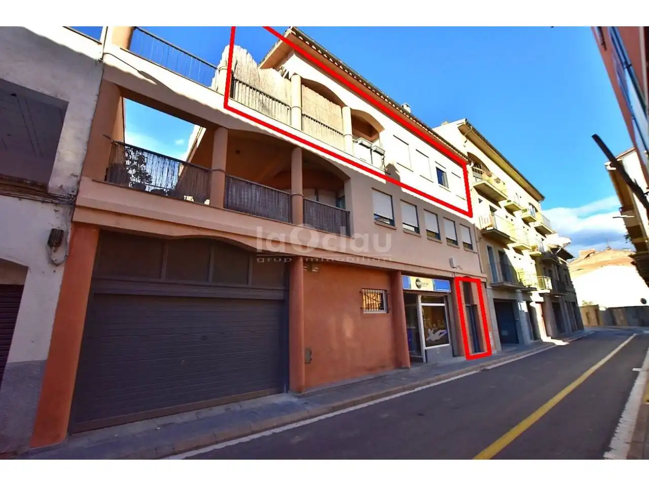 Vista exterior de Dúplex en venda en Manlleu amb Calefacció, Parquet i Terrassa