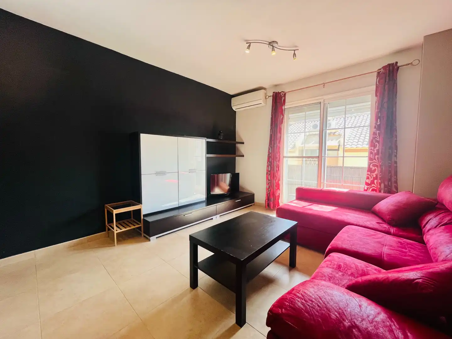 Sala de estar de Piso en venta en Alhaurín de la Torre con Aire acondicionado, Trastero y Amueblado