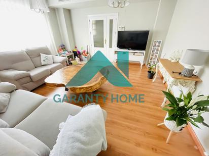 Living room of Single-family semi-detached for sale in Cáceres Capital  with Air Conditioner, Heating and Storage room