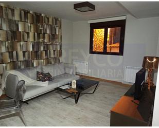 Sala d'estar de Apartament en venda en Berceo amb Jardí privat i Balcó