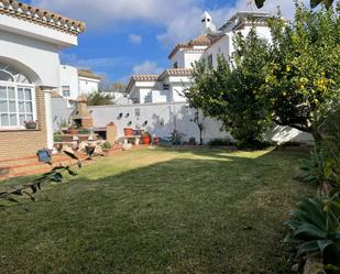 Jardí de Casa o xalet en venda en Chiclana de la Frontera amb Traster, Moblat i Piscina comunitària