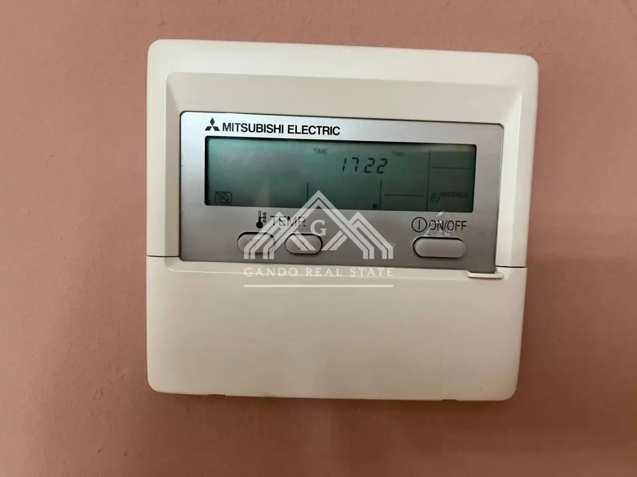 Exterior view of Houses for sale in Dos Hermanas  with Air Conditioner