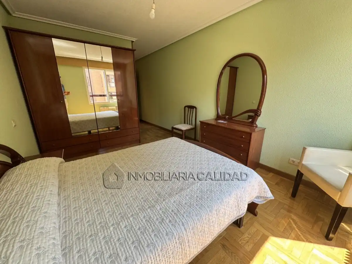 Habitación de Piso de alquiler en Burgos con Calefacción y Amueblado