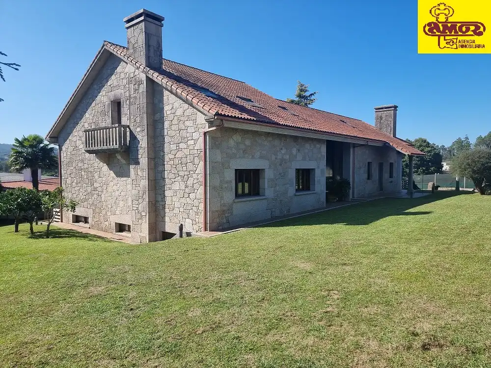 Vista exterior de Casa o xalet en venda en Valdoviño amb Jardí privat i Terrassa