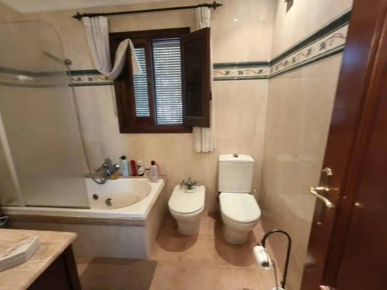 Bany de Casa o xalet en venda en Alicante / Alacant amb Jardí privat