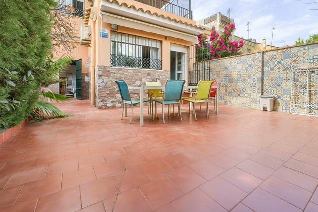 Casa adosada en Venta en Calle PRACTICANTE RAFAEL TOVAR, 35 en Aljamar