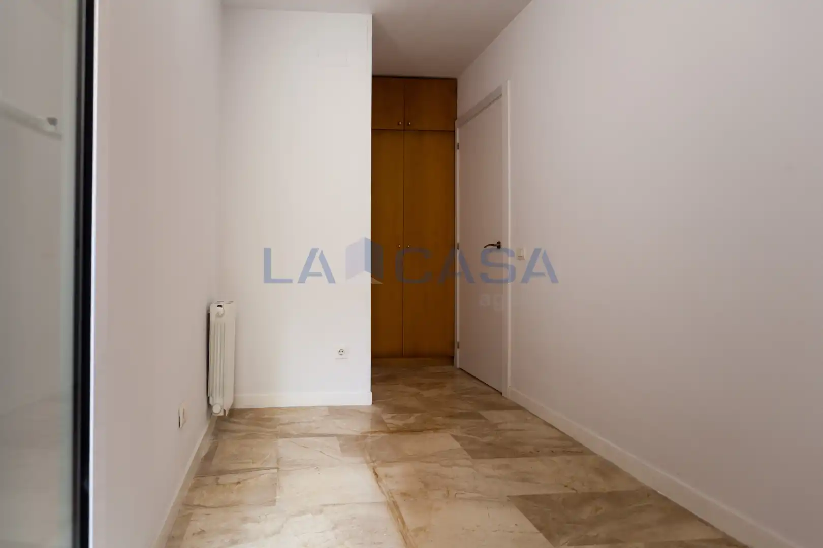 Wohnung zum Verkauf in L'Hospitalet de Llobregat mit Heizung, Terrasse und Ofen