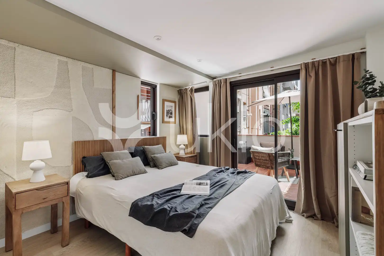 Bedroom of Apartments for rent in Barcelona  with Air Conditioner, Heating and Terrace