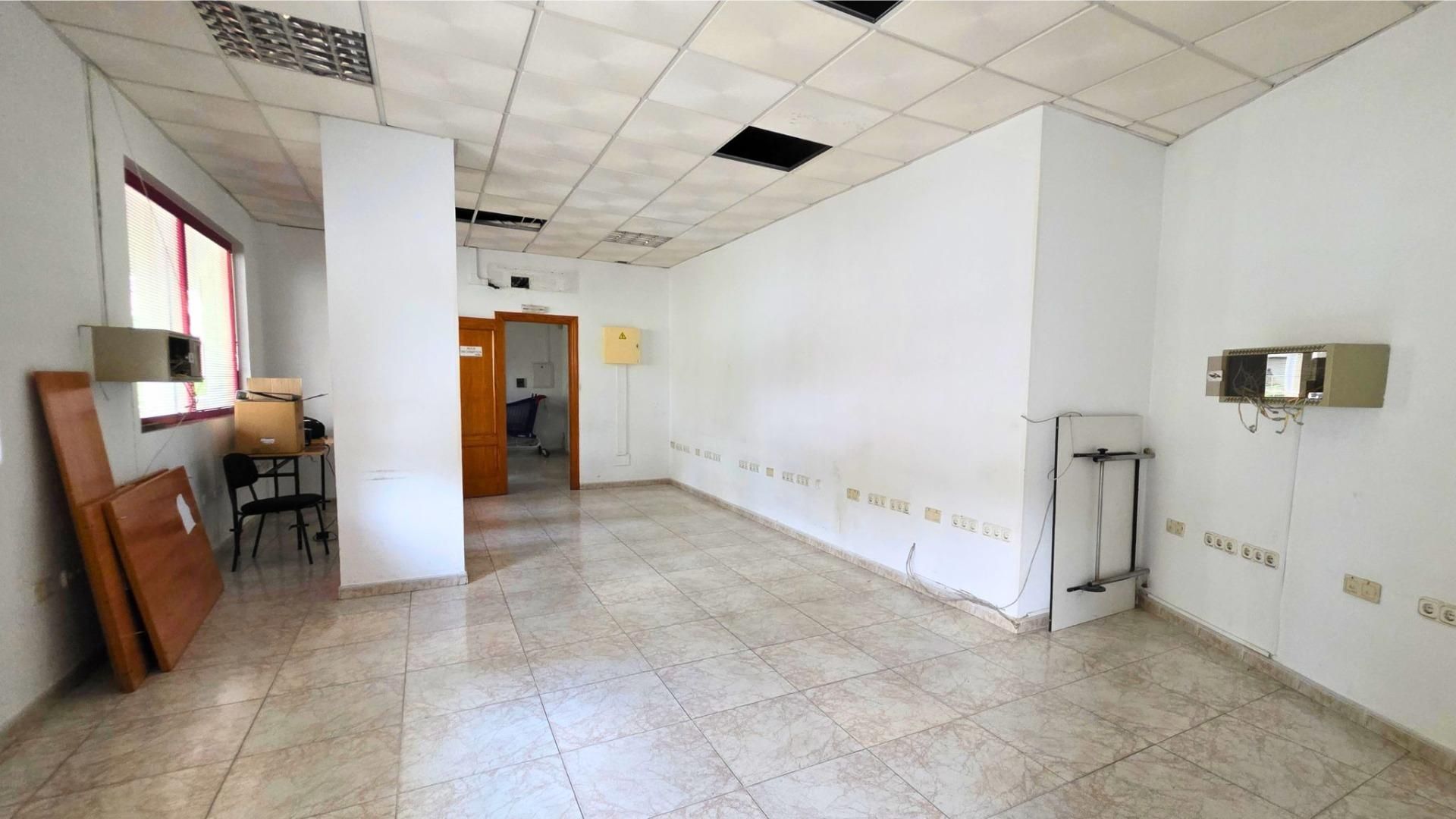 Premises for rent in  Almería Capital