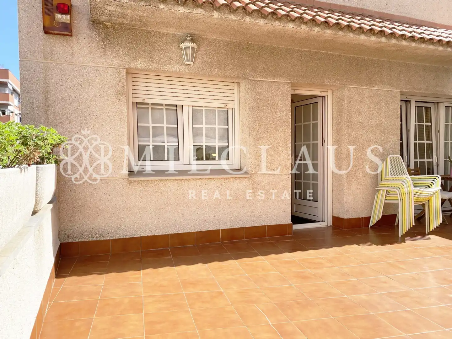 Exterior view of Flat for sale in Centre - Sant Oleguer