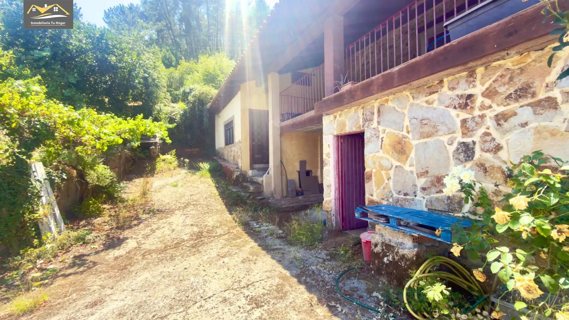 Vista exterior de Finca rústica en venta en Castrelo de Miño con Jardín privado, Terraza y Amueblado