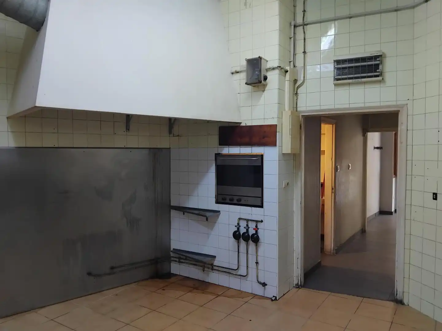 Business premises for sale in La Seu d'Urgell, imagen 11