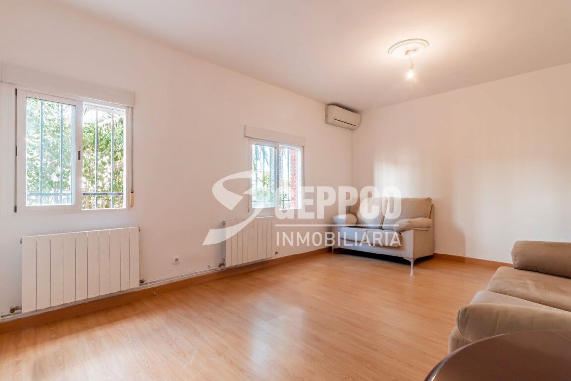 Living room of House or chalet for sale in Torres de la Alameda  with Air Conditioner and Heating