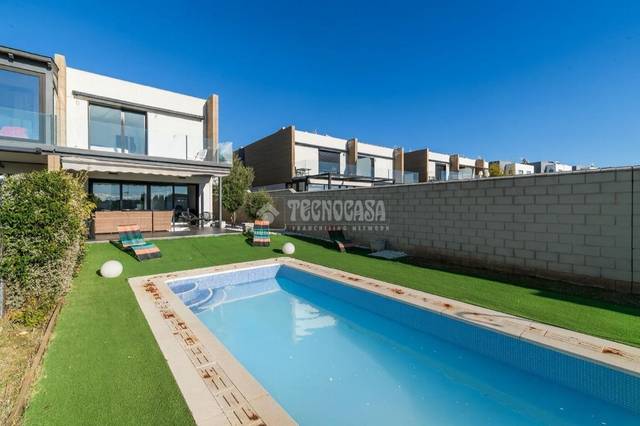 Casa adosada en Venta en Casco Antiguo - La Dehesa - Los Monteros