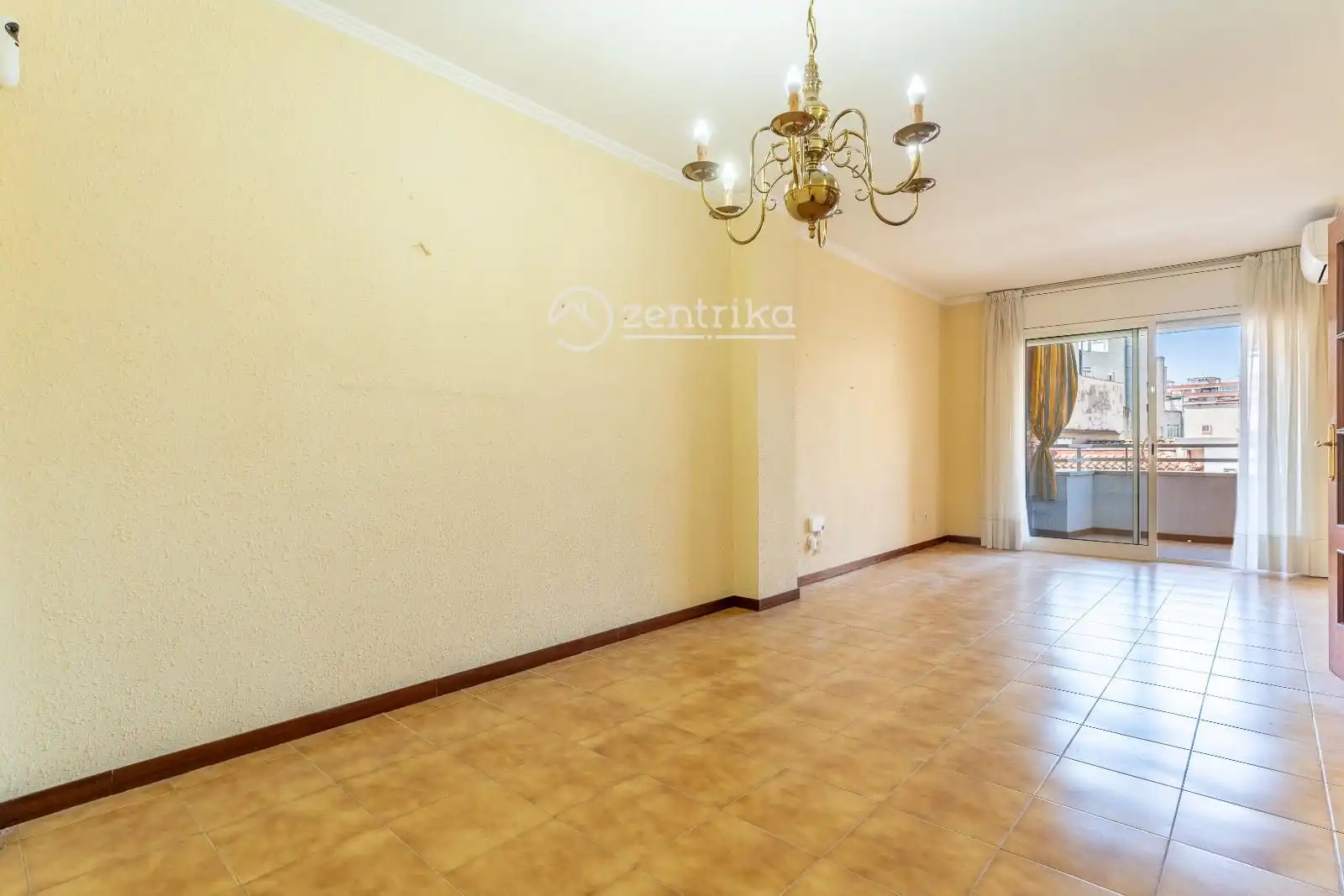 Piso en venta en Reus con Aire acondicionado, Calefacción y Terraza