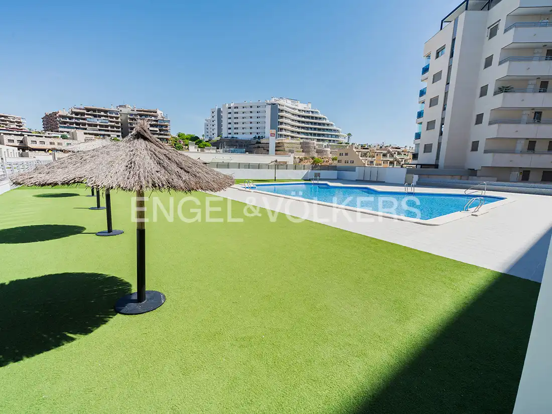 Piscina de Ático en venta en Elche / Elx con Aire acondicionado, Calefacción y Terraza