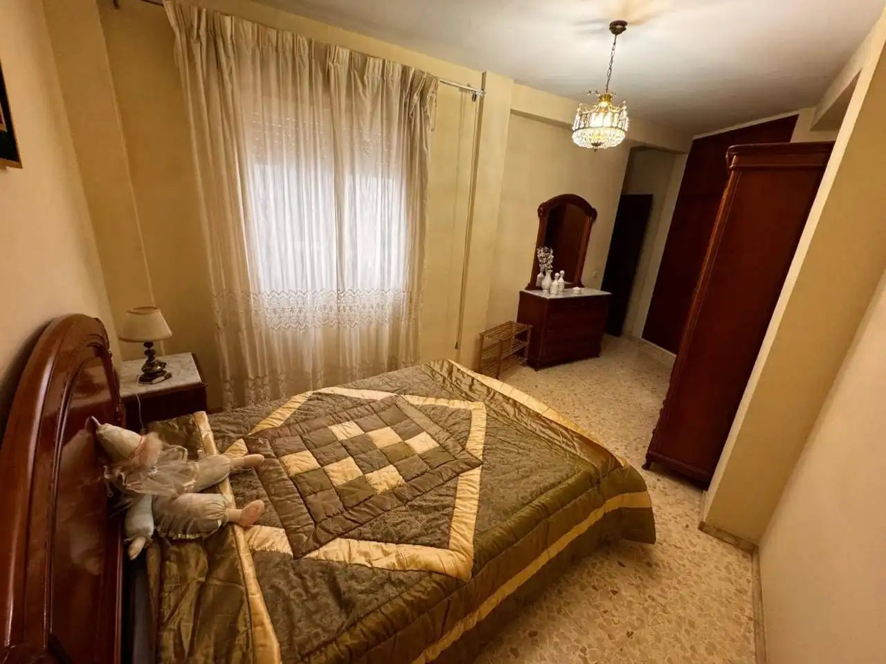 Habitación de Piso de alquiler en Morón de la Frontera con Amueblado y Balcón