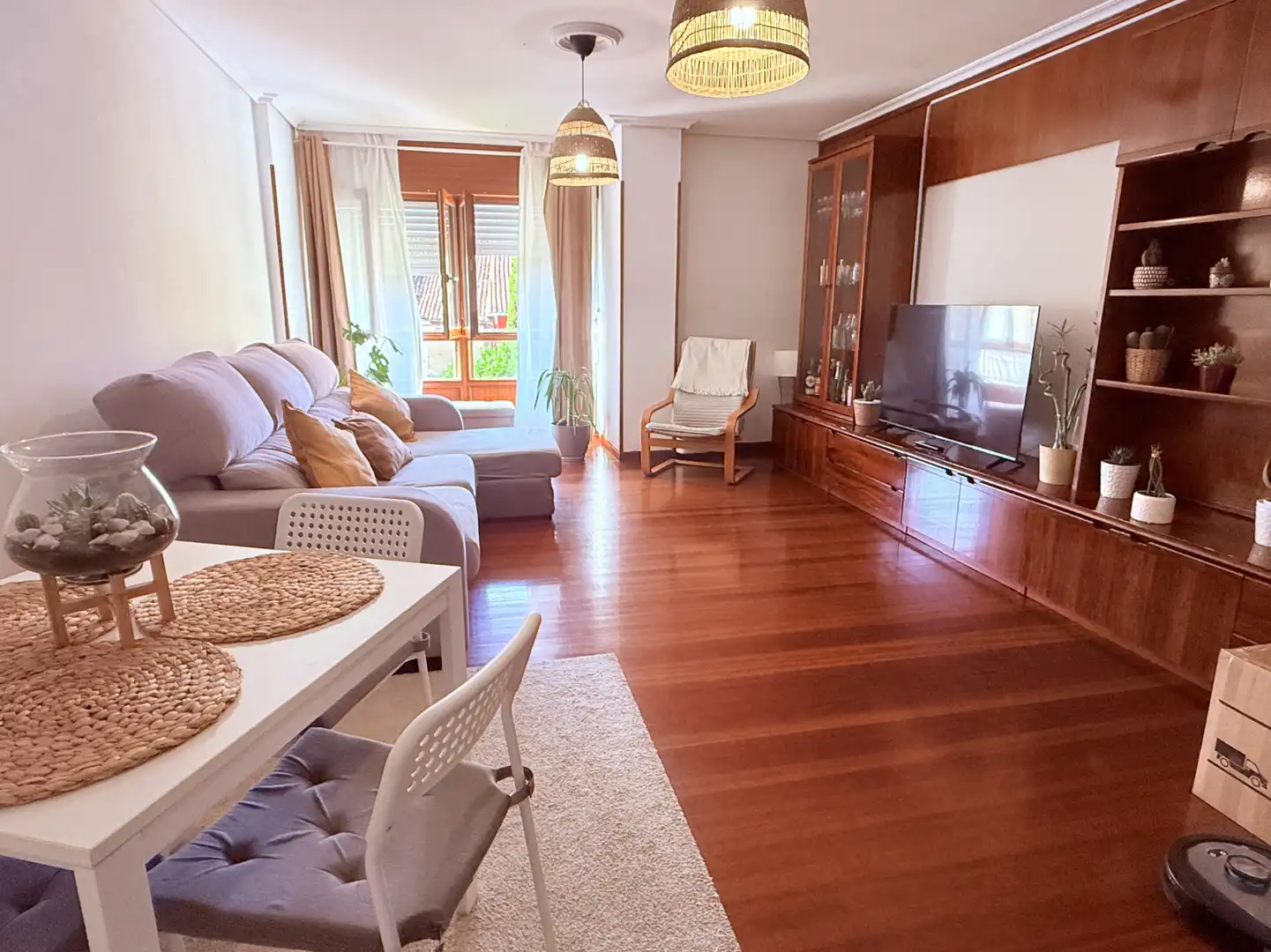 Sala de estar de Piso en venta en Cabezón de la Sal con Calefacción y Parquet