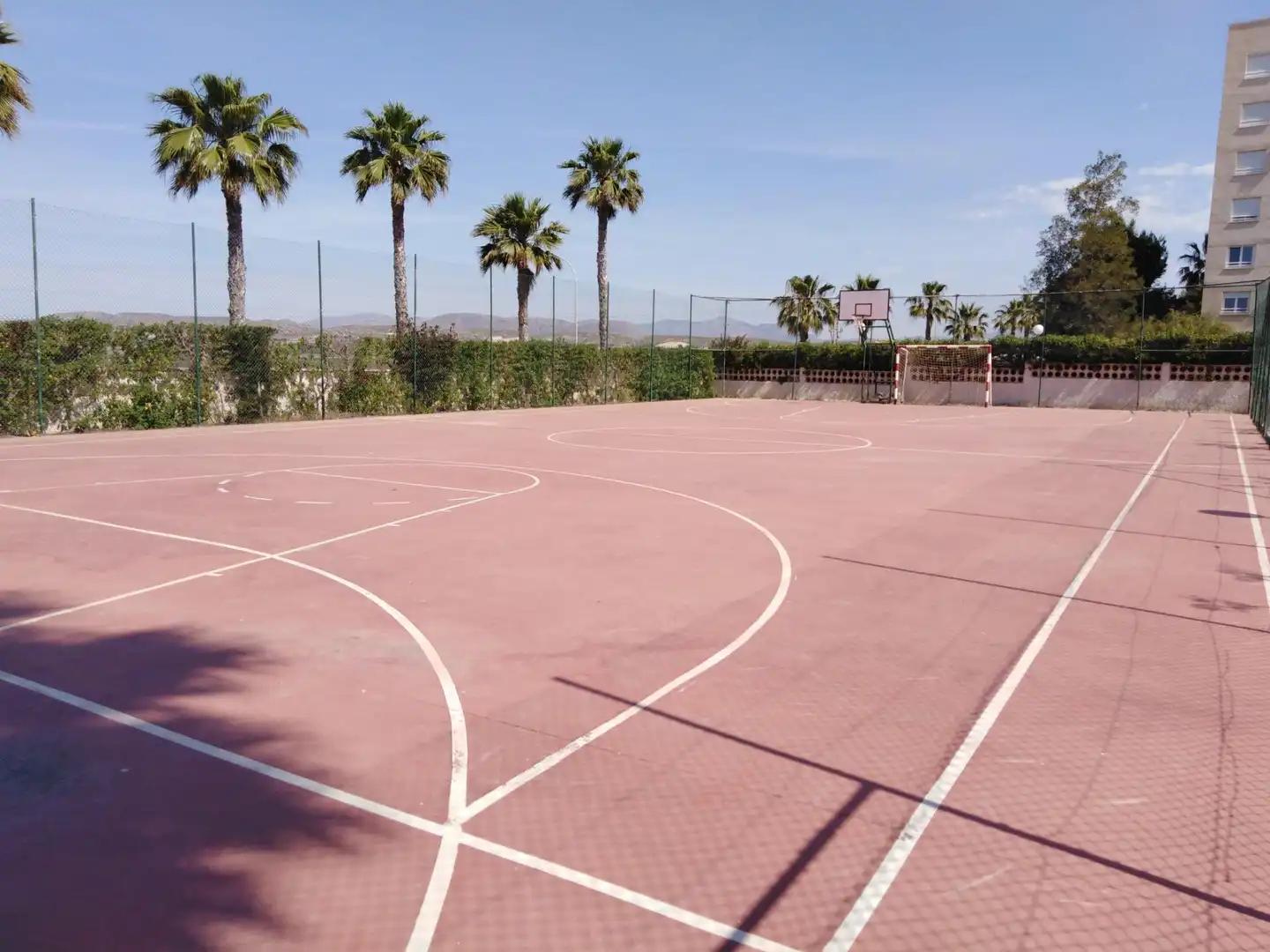 Vista exterior de Apartamento en venta en Alicante / Alacant con Aire acondicionado, Calefacción y Jardín privado