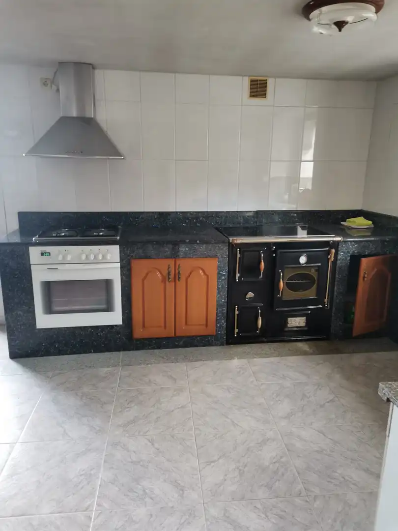 Cocina de Finca rústica en venta en Mazaricos con Calefacción, Jardín privado y Trastero