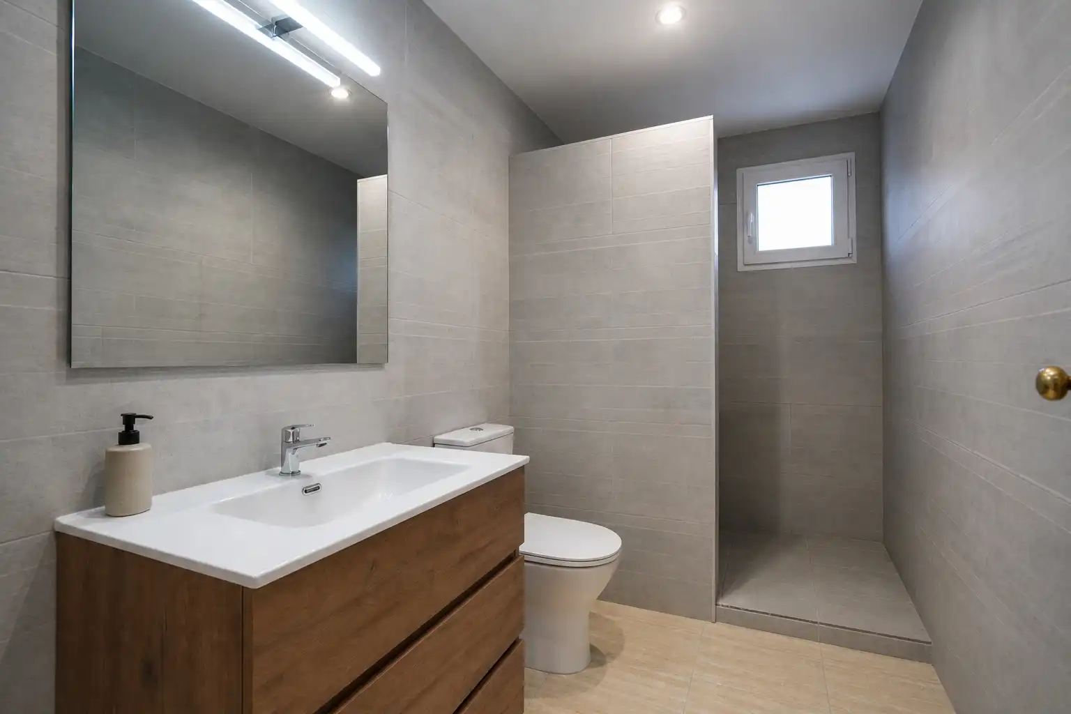 Baño de Casa o chalet en venta en Riudecanyes con Jardín privado, Terraza y Trastero