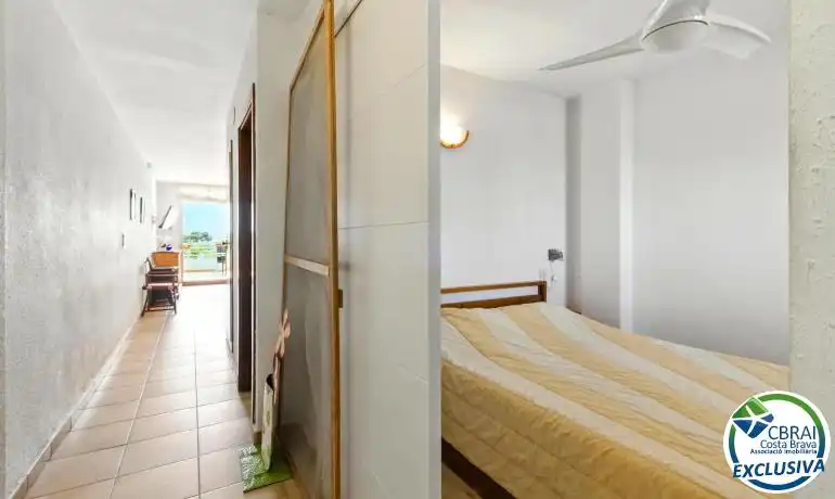 Dormitori de Àtic en venda en Empuriabrava amb Calefacció, Jardí privat i Moblat