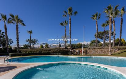 Piscina de Planta baixa en venda en Orihuela amb Aire condicionat, Jardí privat i Terrassa