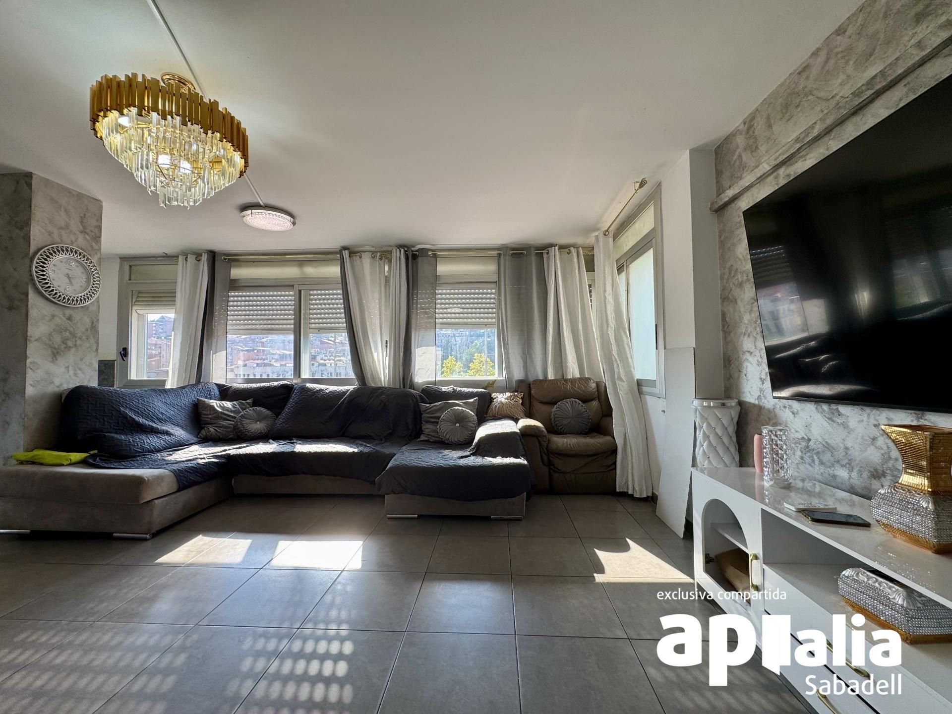 Sala d'estar de Pis en venda en Sabadell amb Calefacció i Balcó