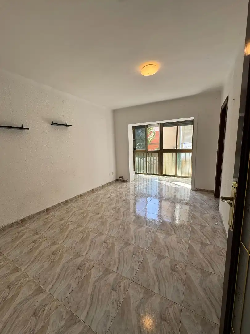 Sala d'estar de Pis en venda en Barcelona amb Rentadora