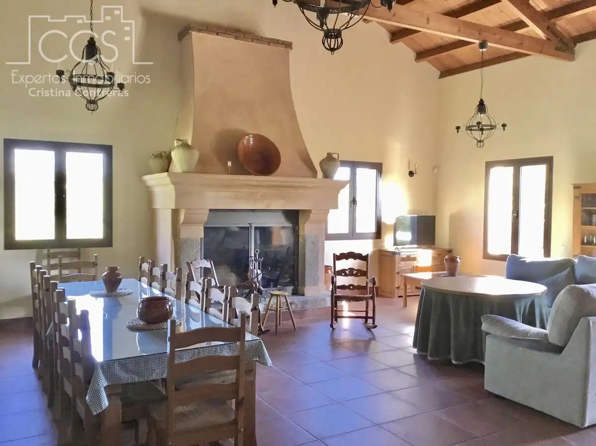 Menjador de Finca rústica en venda en El Pedroso amb Traster, Piscina i Moblat