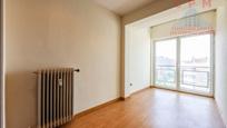 Bedroom of Flat to rent in  Madrid Capital  with Air Conditioner, Heating and Parquet flooring