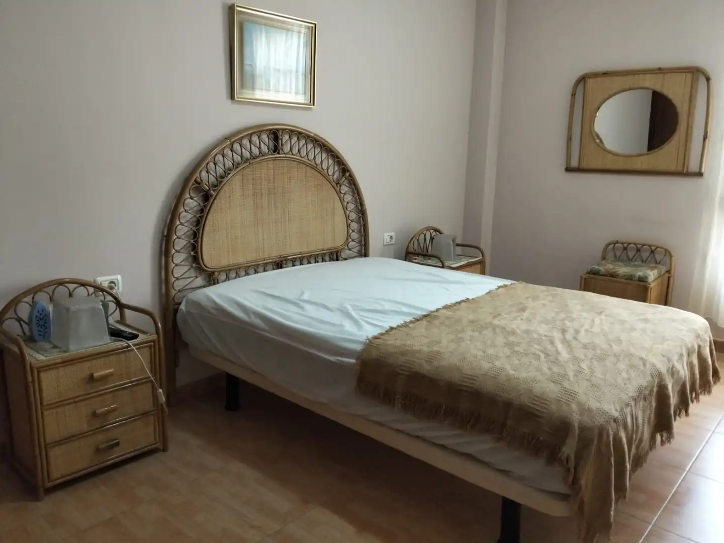 Schlafzimmer von Erdgeschoss zur Miete in Arona mit Terrasse, Möbliert und Ofen