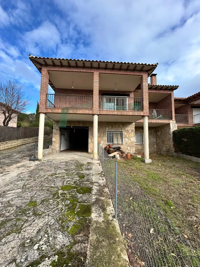 Exterior view of Detached homes for sale in Robledo de Chavela  with Heating, Private garden and Terrace